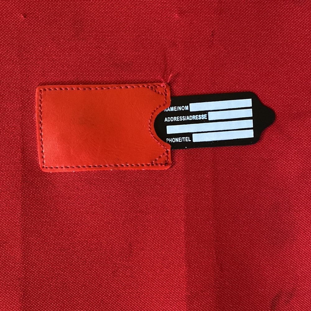 Red suitcase - Picture 11 of 12